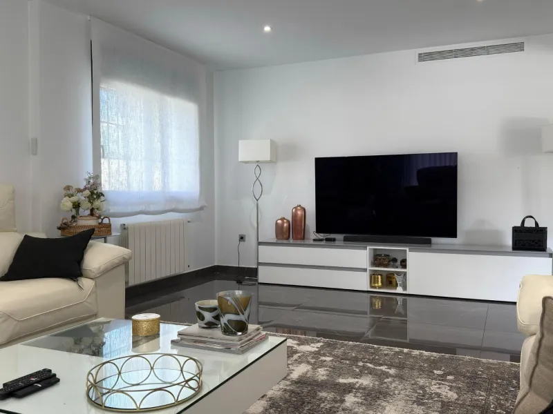 Chalet independiente con piscina privada y gran parcela