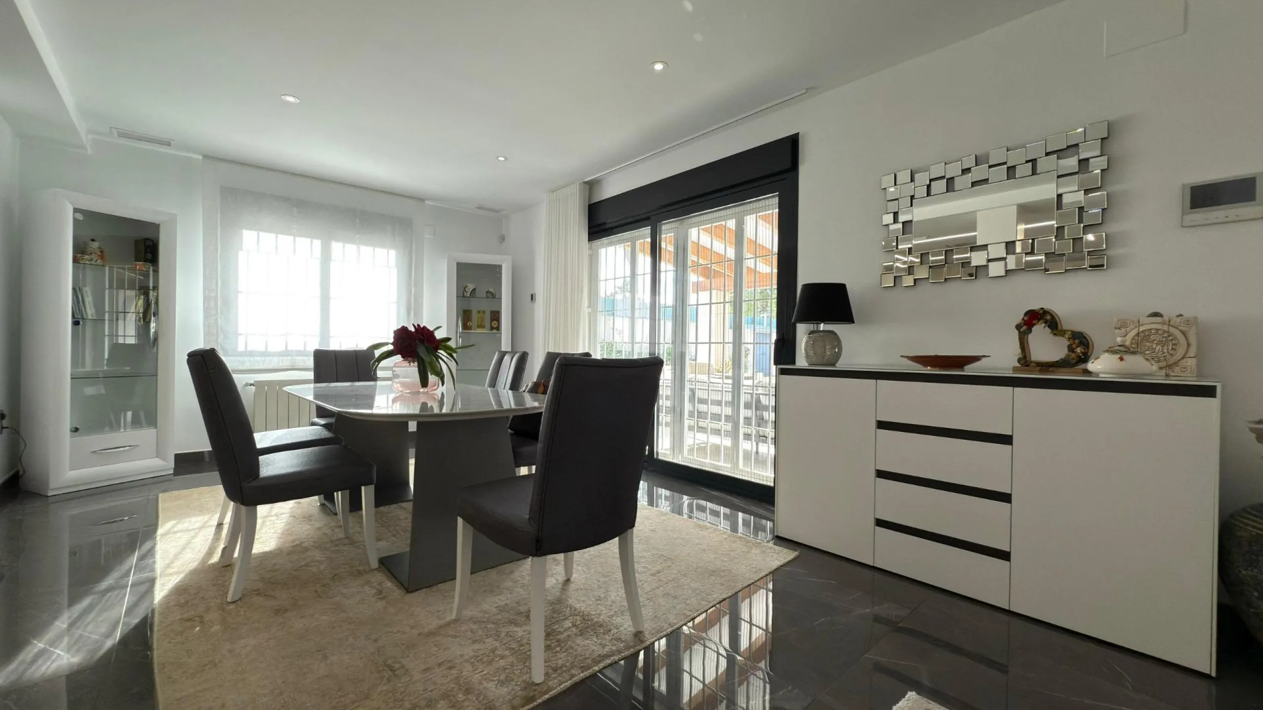 Chalet independiente con piscina privada y gran parcela
