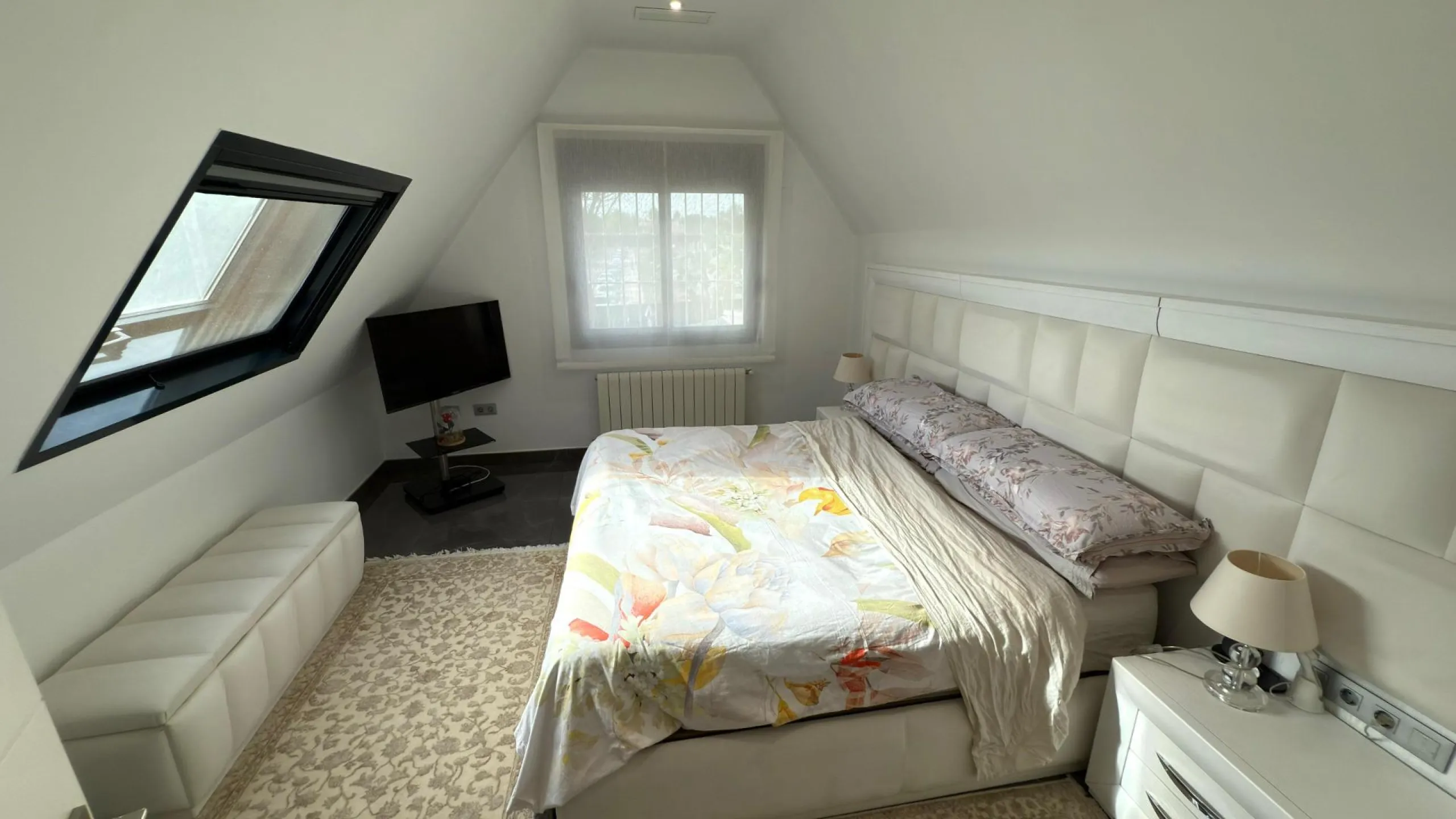 Chalet independiente con piscina privada y gran parcela