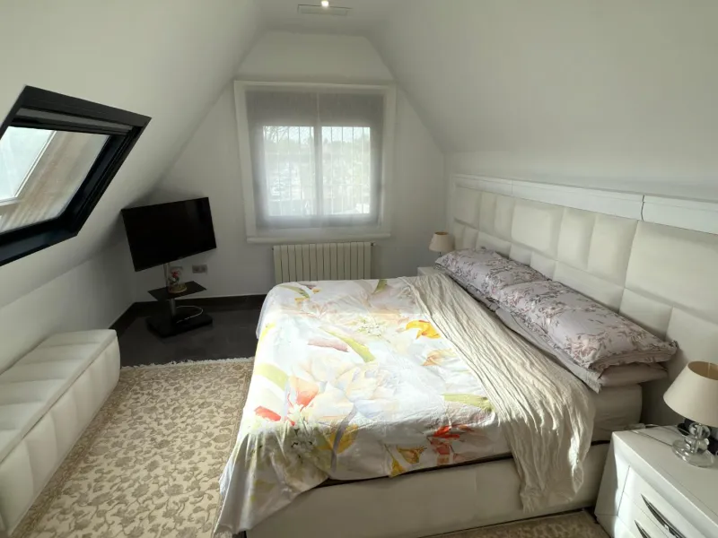Chalet independiente con piscina privada y gran parcela
