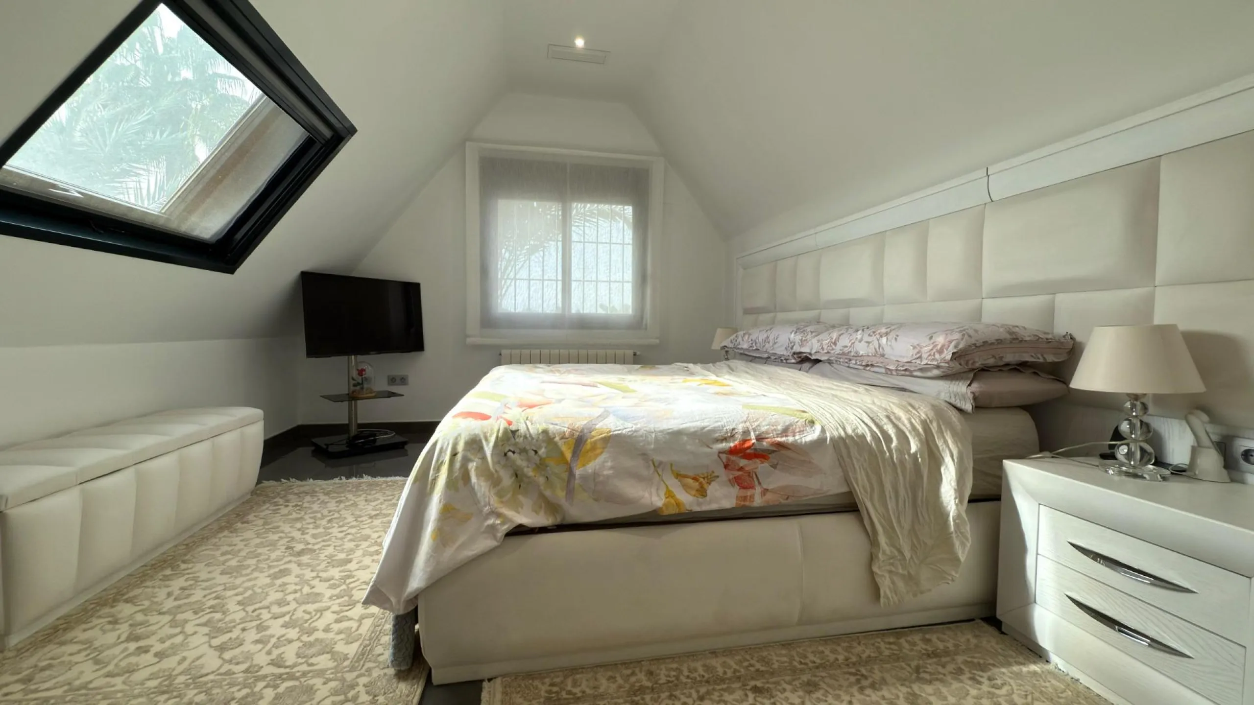 Chalet independiente con piscina privada y gran parcela