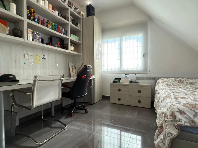 Chalet independiente con piscina privada y gran parcela