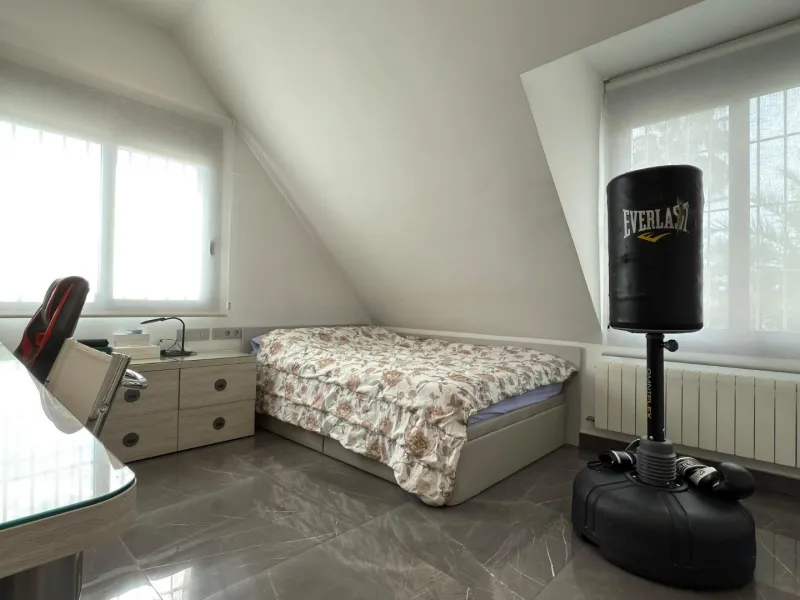 Chalet independiente con piscina privada y gran parcela
