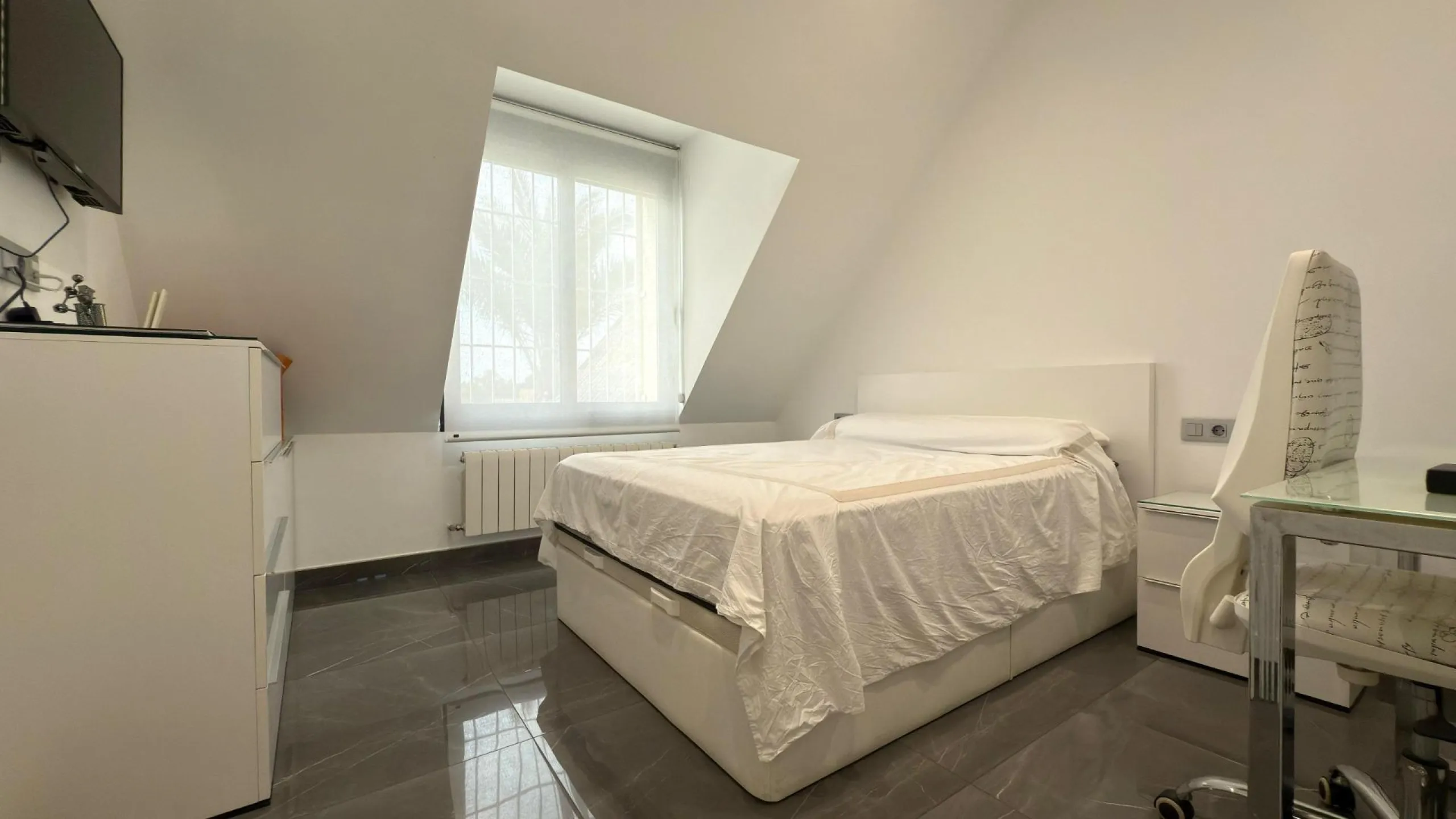 Chalet independiente con piscina privada y gran parcela