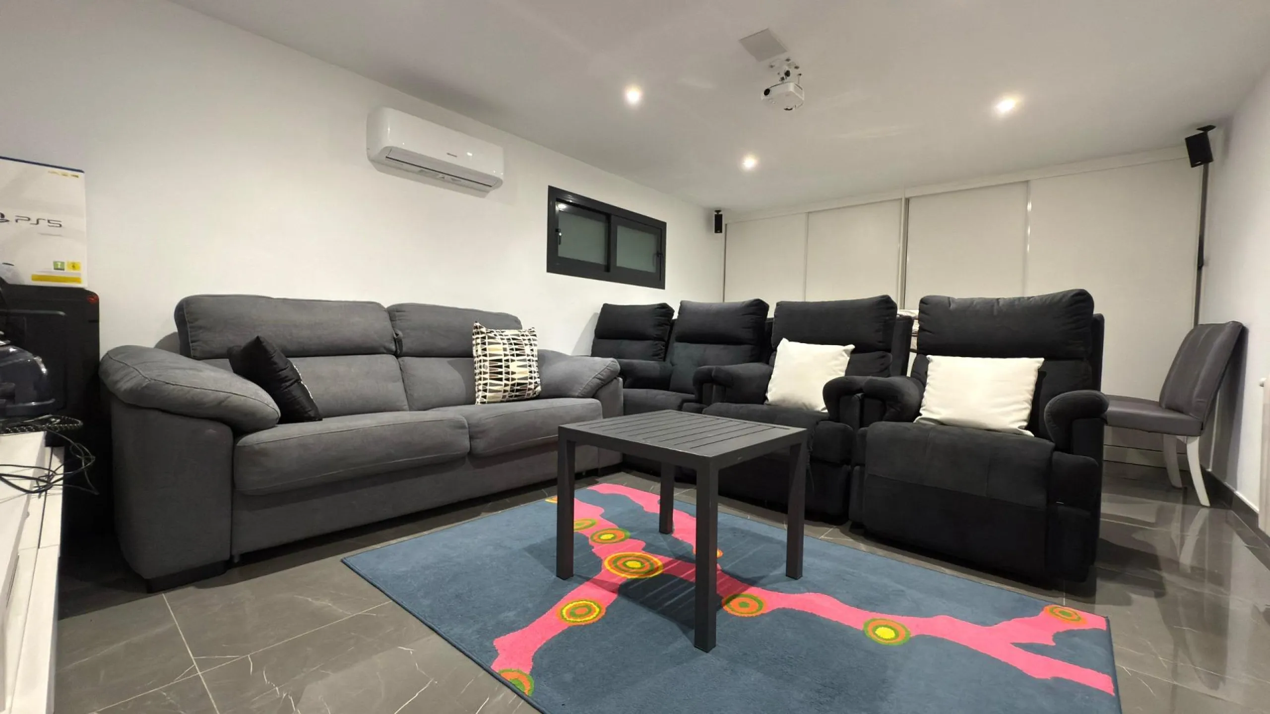 Chalet independiente con piscina privada y gran parcela