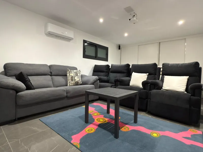 Chalet independiente con piscina privada y gran parcela