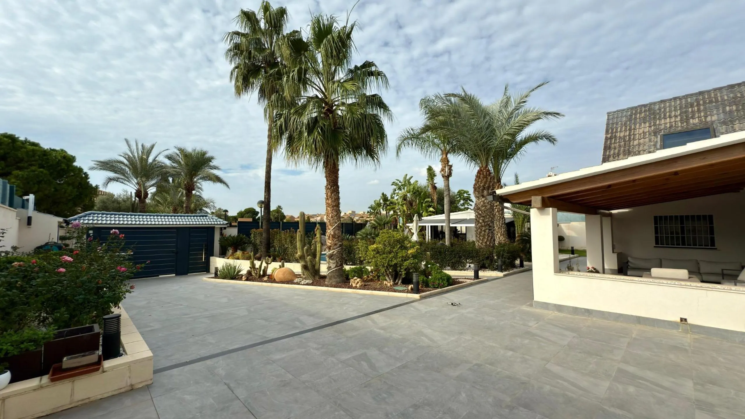 Chalet independiente con piscina privada y gran parcela