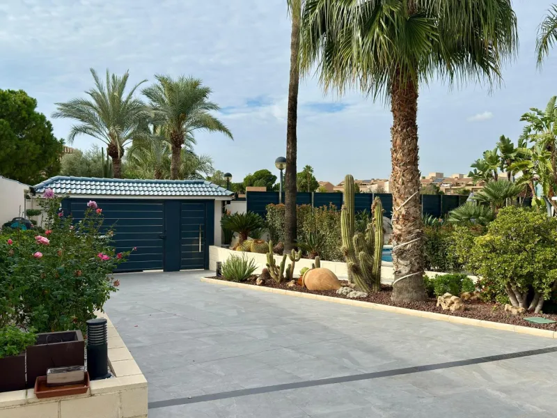 Chalet independiente con piscina privada y gran parcela