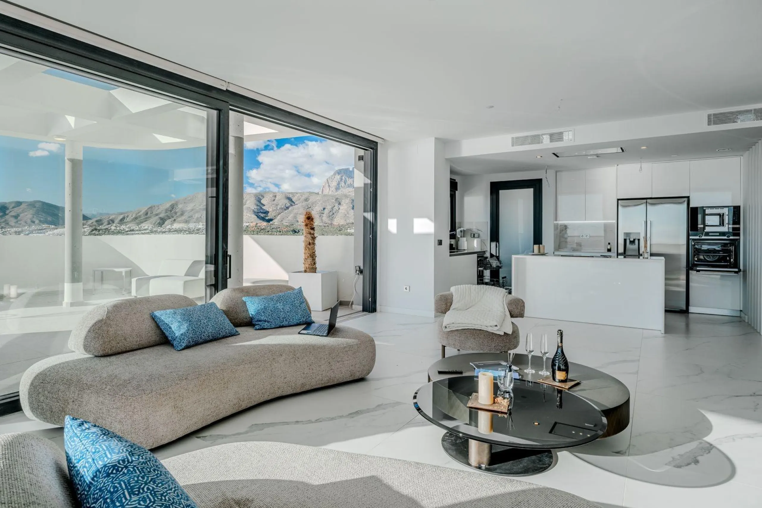 Premium Apartment at Sunset Cliffs - 29th Floor