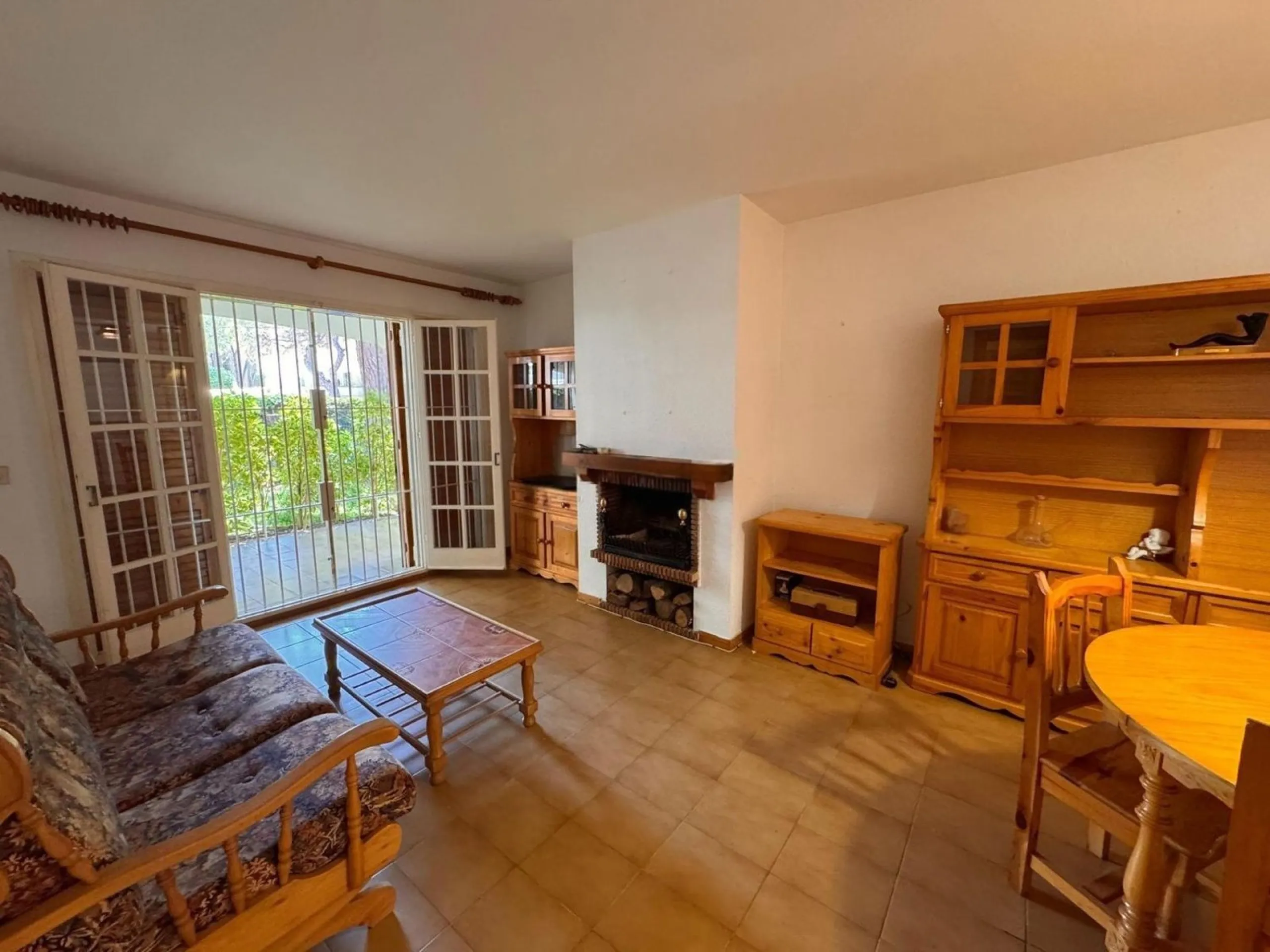 Ground Floor Apartment with Private Garden and Pool, 20 m from the Beach in Platja d’Aro, Costa Brava