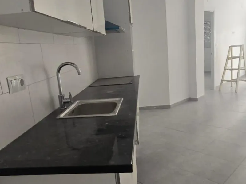 PLANTA BAJA 1 HABITACION Y 1 BAÑO