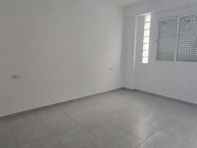 PLANTA BAJA 1 HABITACION Y 1 BAÑO