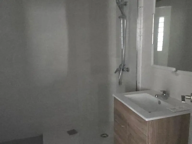 PLANTA BAJA 1 HABITACION Y 1 BAÑO