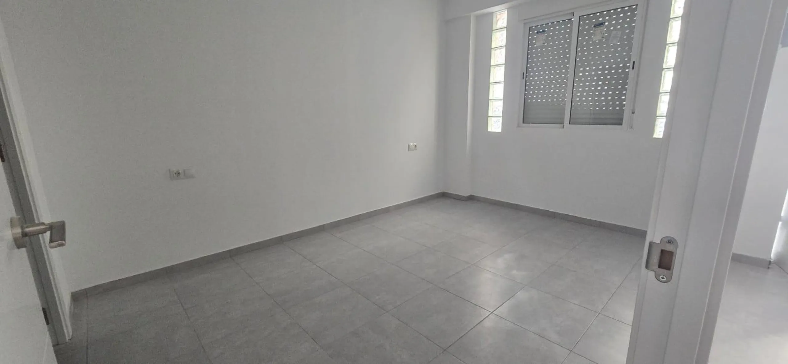 PLANTA BAJA 1 HABITACION Y 1 BAÑO
