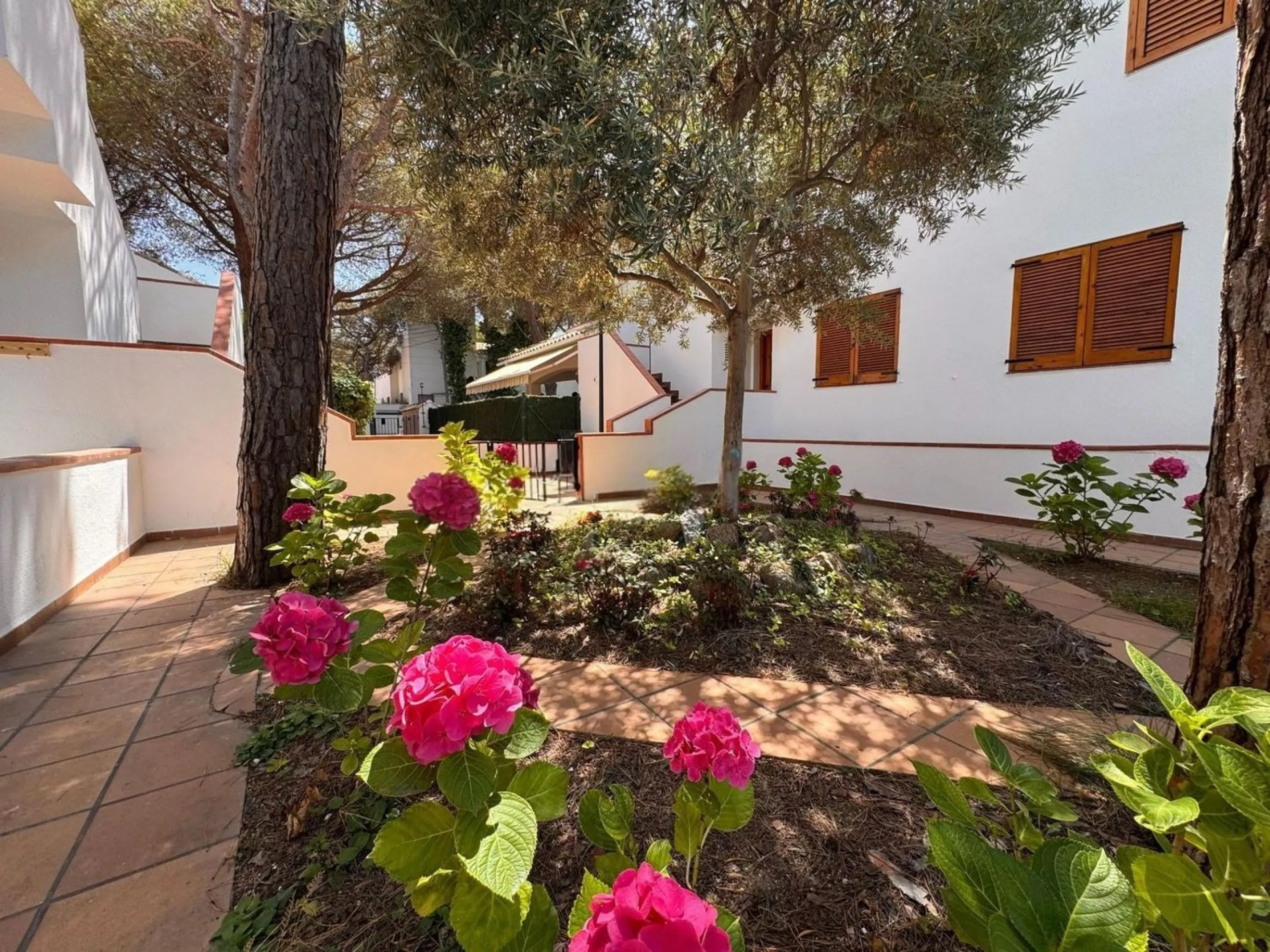 Ground Floor Apartment with Private Garden and Pool, 20 m from the Beach in Platja d’Aro, Costa Brava