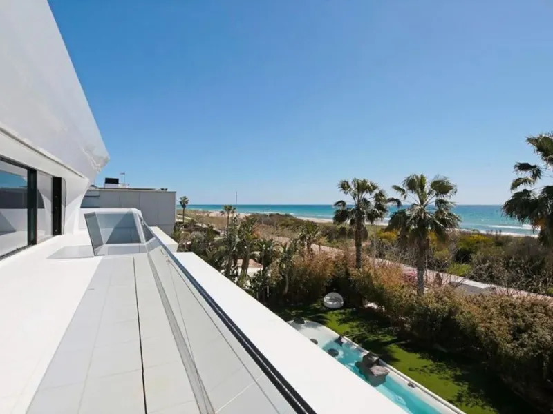 Designer Villa with Spa, Indoor Pool and Sea Views in Gava Mar, Barcelona