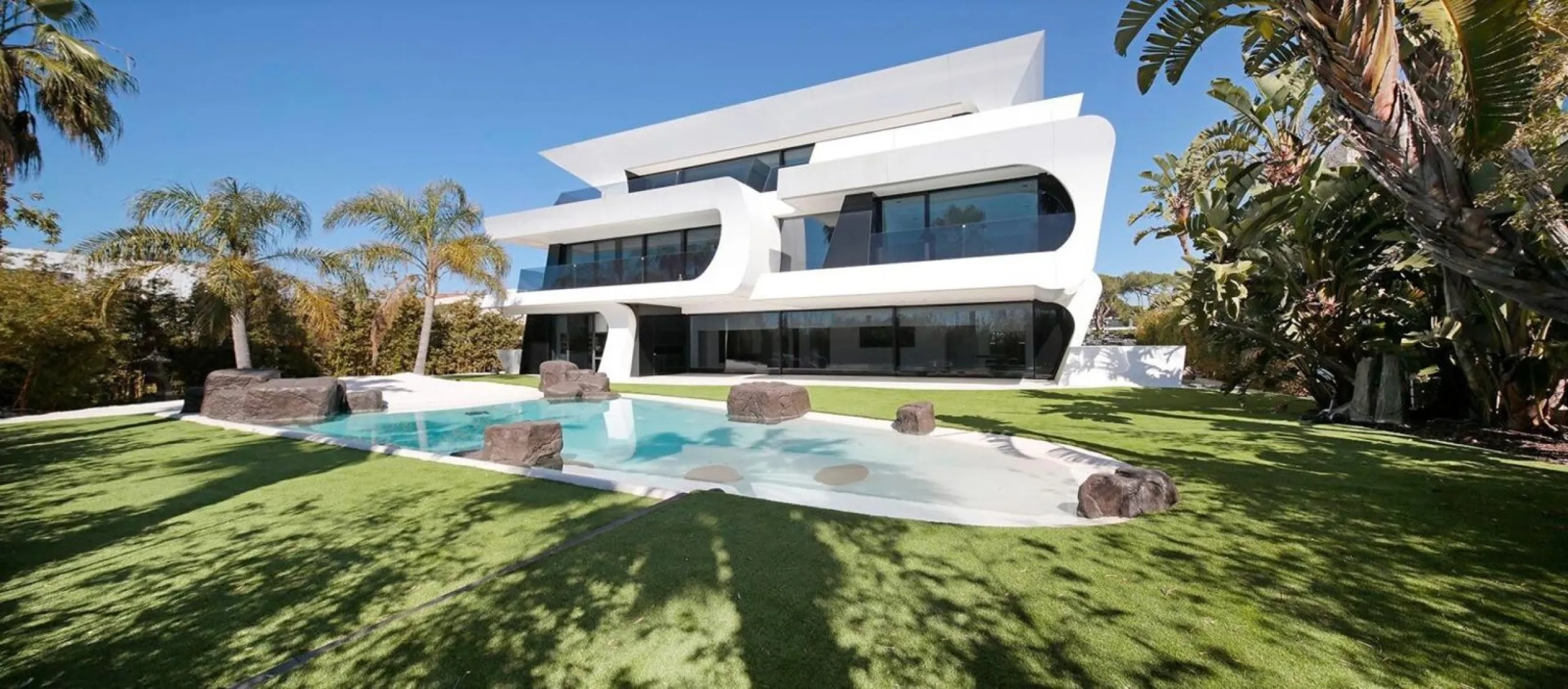 Designer Villa with Spa, Indoor Pool and Sea Views in Gava Mar, Barcelona