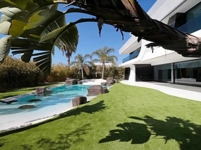 Designer Villa with Spa, Indoor Pool and Sea Views in Gava Mar, Barcelona