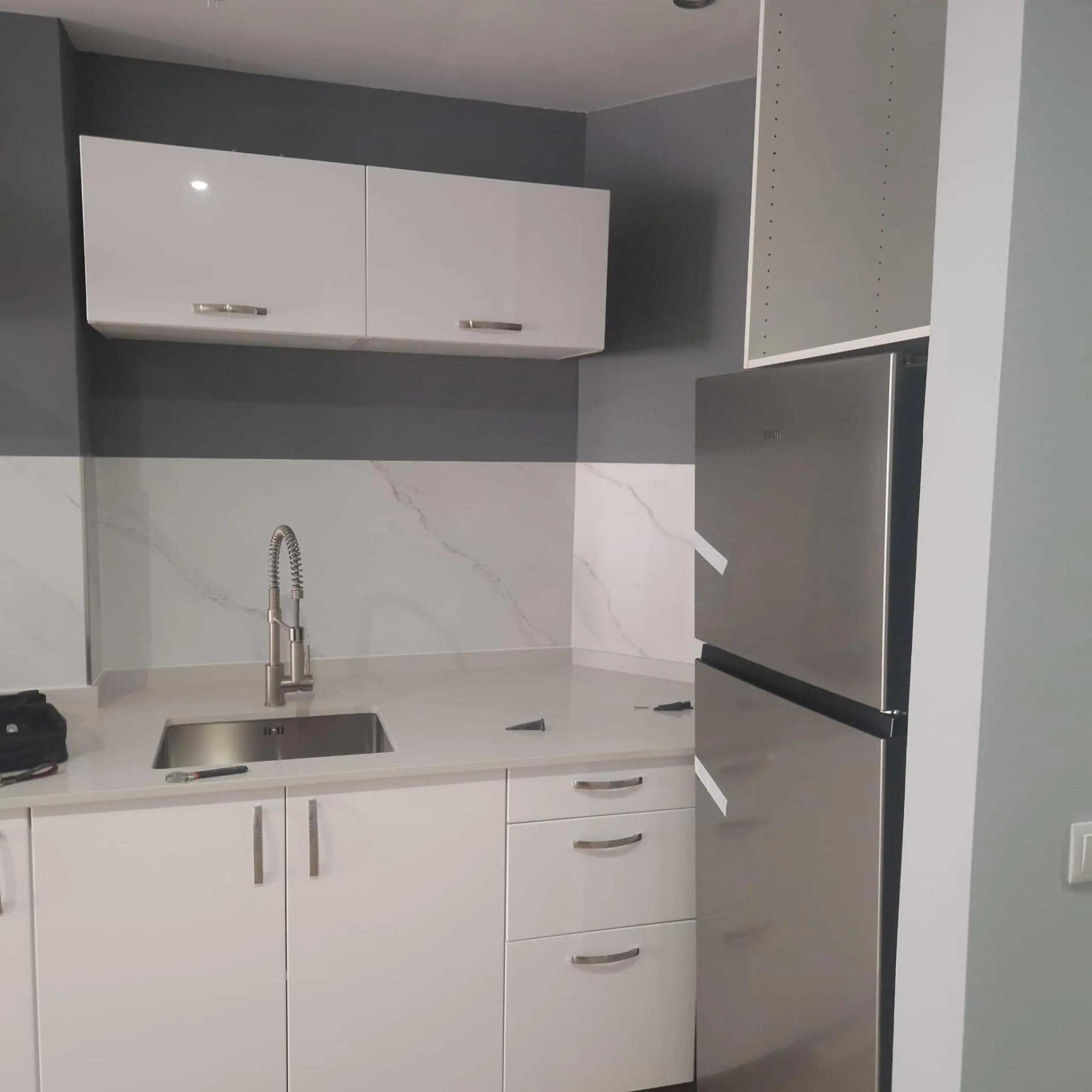 GRAN APARTAMENTO COMPLETAMENTE REFORMADO EN TORREVIEJA, 2 HAB, 2 BAÑOS