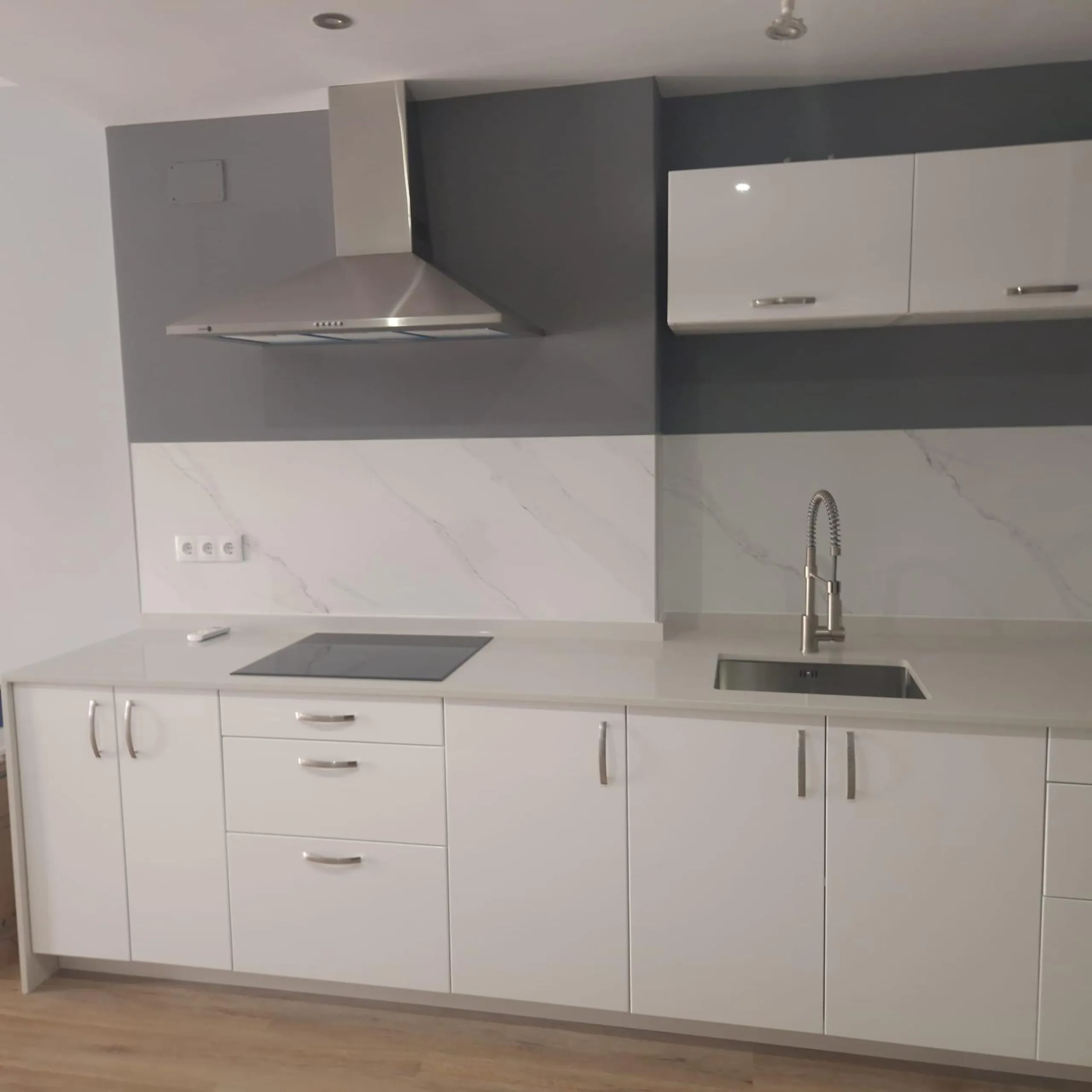 GRAN APARTAMENTO COMPLETAMENTE REFORMADO EN TORREVIEJA, 2 HAB, 2 BAÑOS