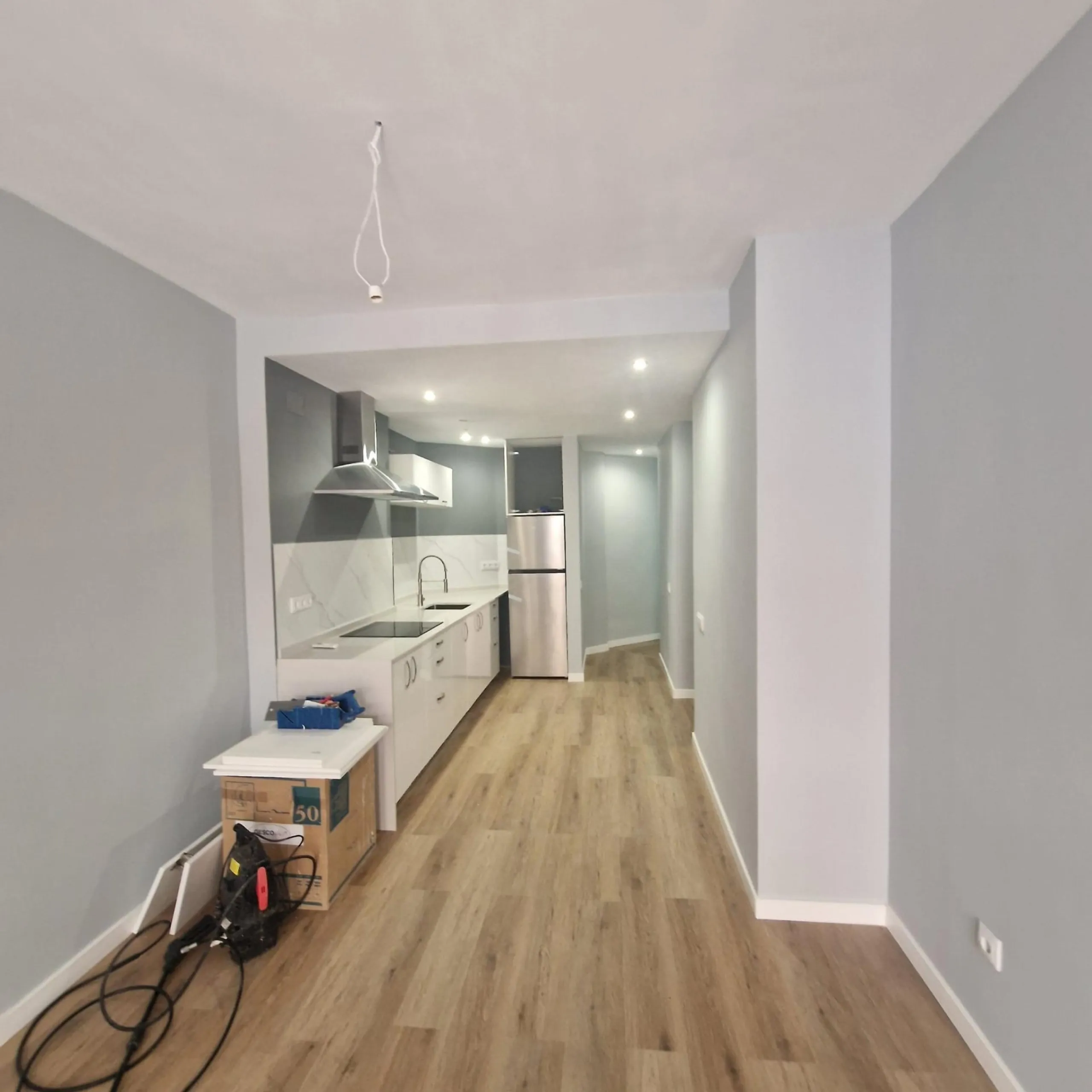 GRAN APARTAMENTO COMPLETAMENTE REFORMADO EN TORREVIEJA, 2 HAB, 2 BAÑOS