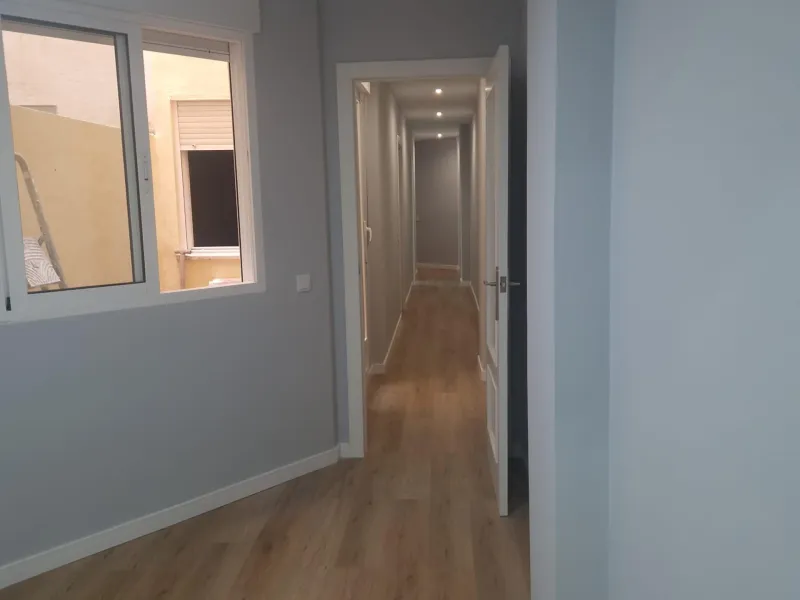 GRAN APARTAMENTO COMPLETAMENTE REFORMADO EN TORREVIEJA, 2 HAB, 2 BAÑOS