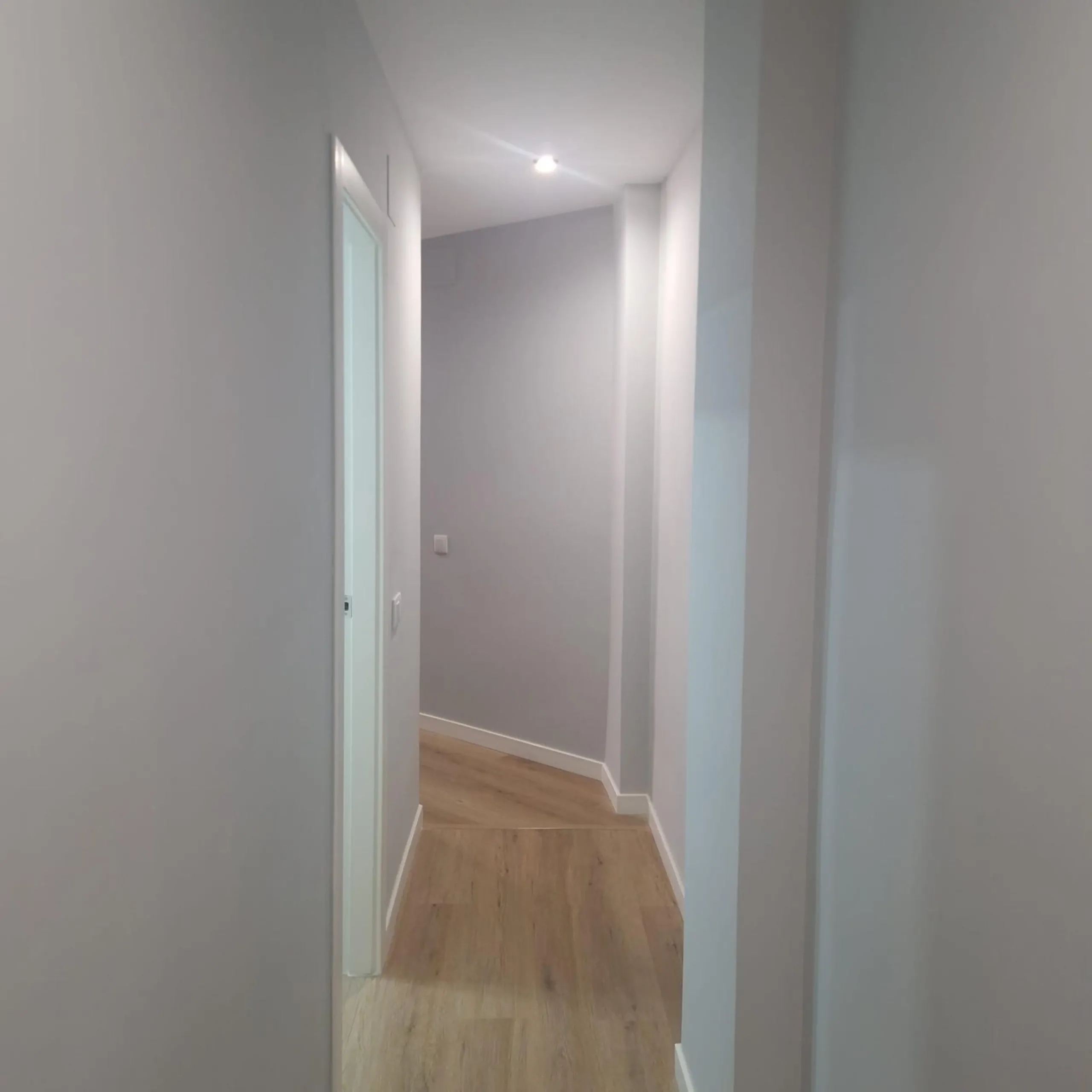 GRAN APARTAMENTO COMPLETAMENTE REFORMADO EN TORREVIEJA, 2 HAB, 2 BAÑOS