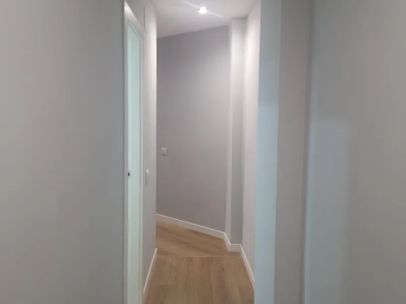 GRAN APARTAMENTO COMPLETAMENTE REFORMADO EN TORREVIEJA, 2 HAB, 2 BAÑOS