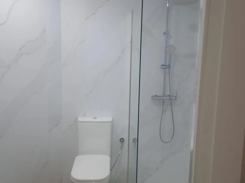 GRAN APARTAMENTO COMPLETAMENTE REFORMADO EN TORREVIEJA, 2 HAB, 2 BAÑOS
