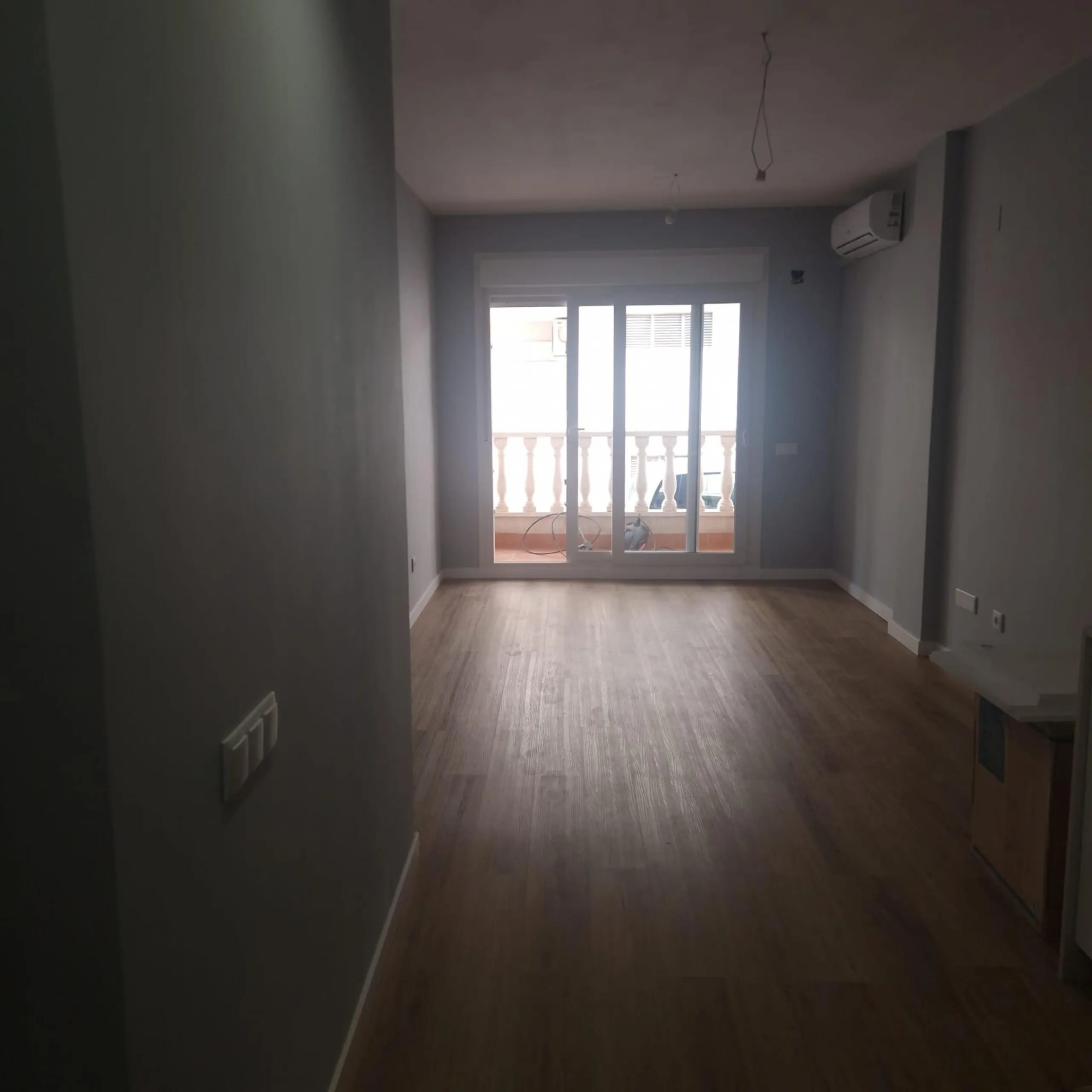 GRAN APARTAMENTO COMPLETAMENTE REFORMADO EN TORREVIEJA, 2 HAB, 2 BAÑOS