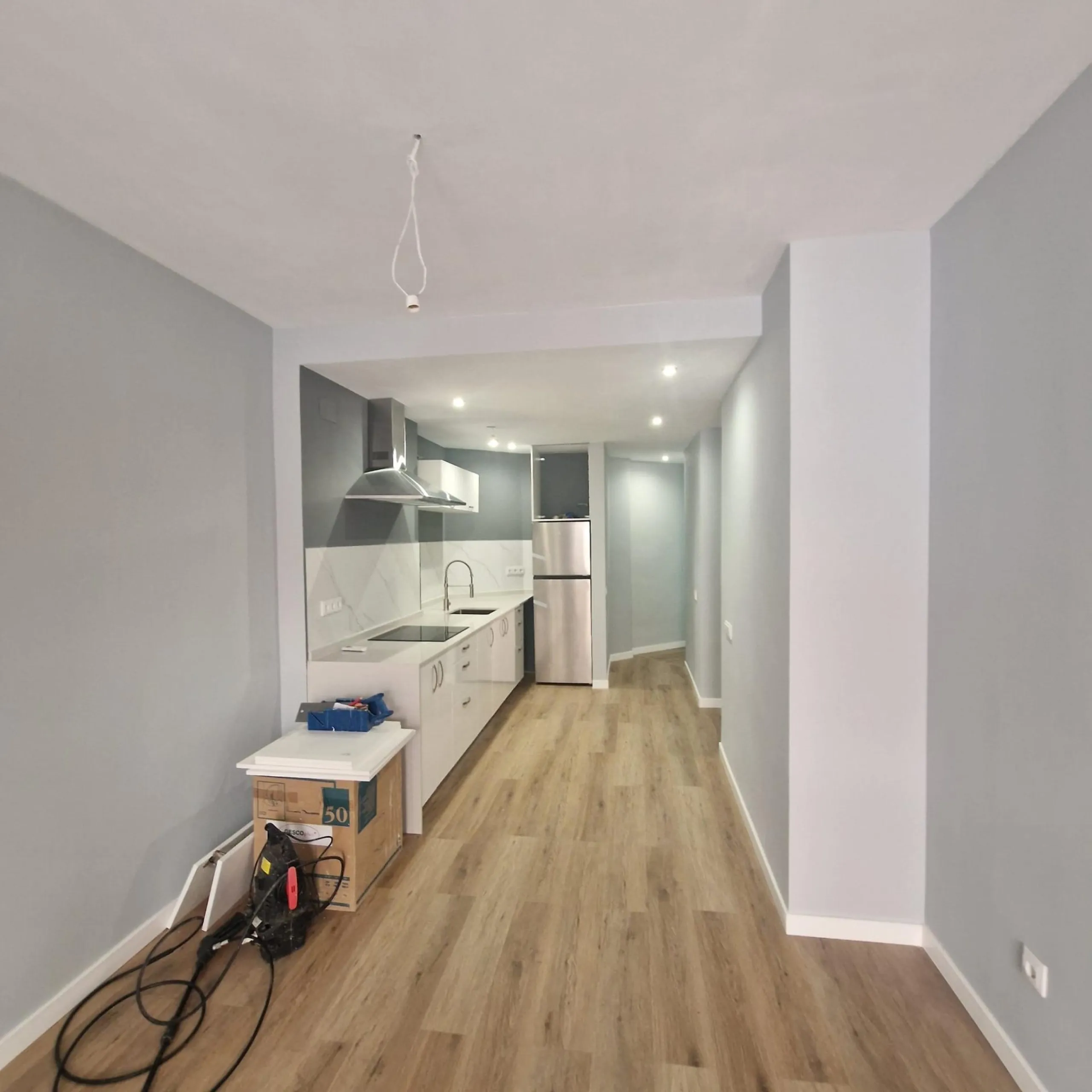 GRAN APARTAMENTO COMPLETAMENTE REFORMADO EN TORREVIEJA, 2 HAB, 2 BAÑOS