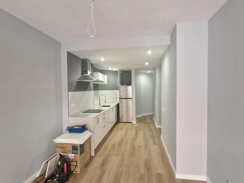 GRAN APARTAMENTO COMPLETAMENTE REFORMADO EN TORREVIEJA, 2 HAB, 2 BAÑOS