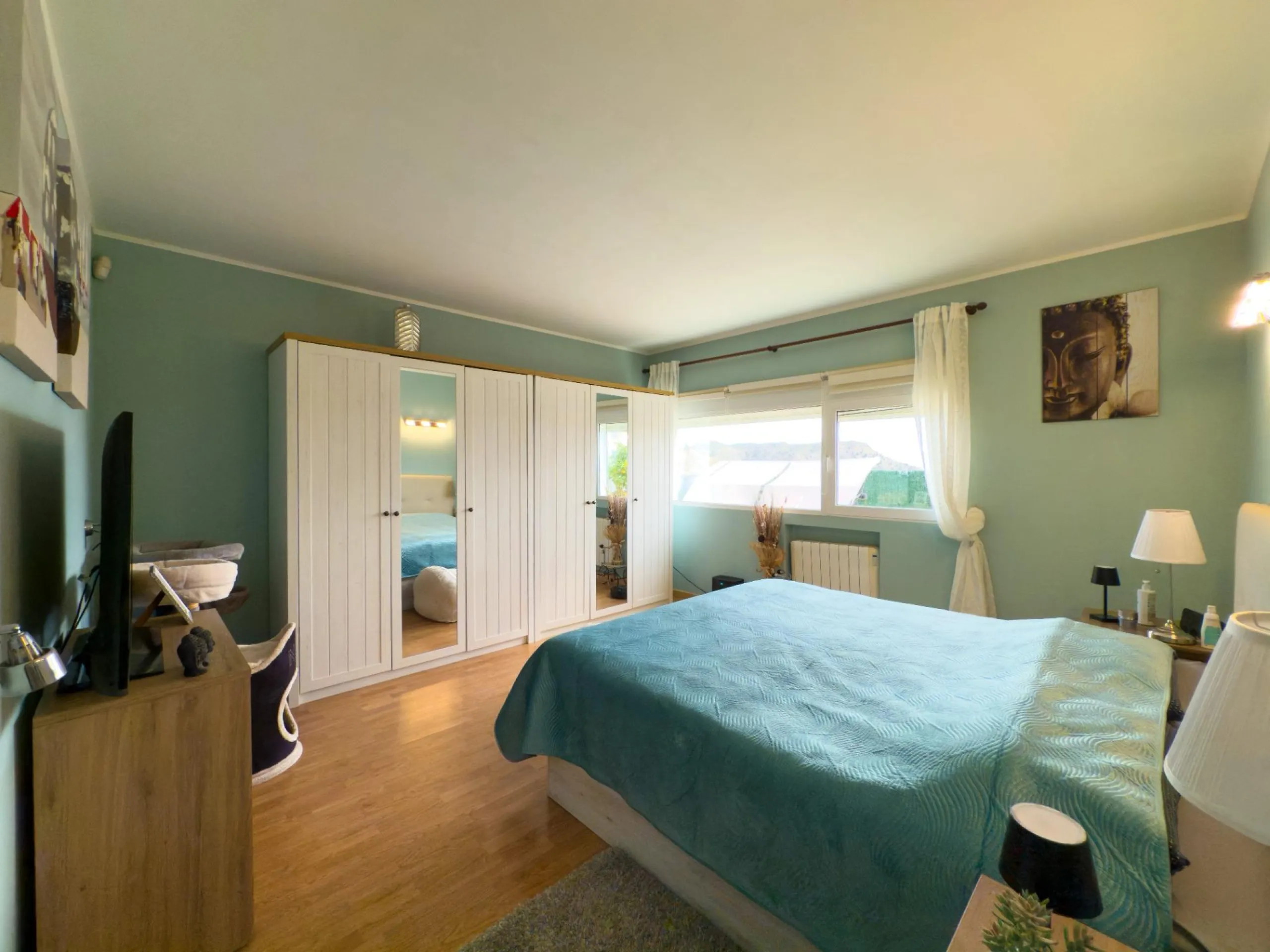 Spacious recently renovated villa with 3,600 m2 of plot and private pool