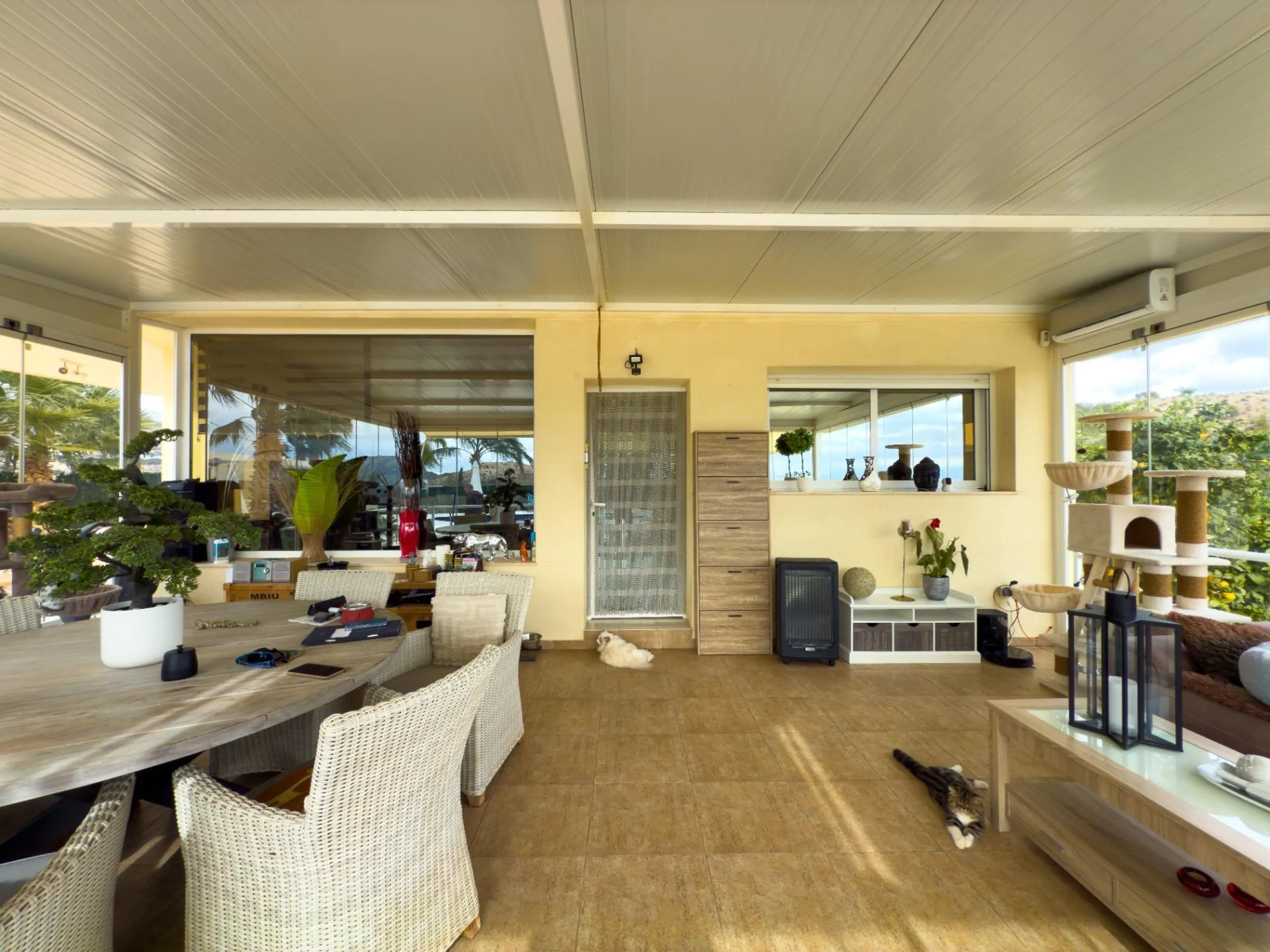 Spacious recently renovated villa with 3,600 m2 of plot and private pool