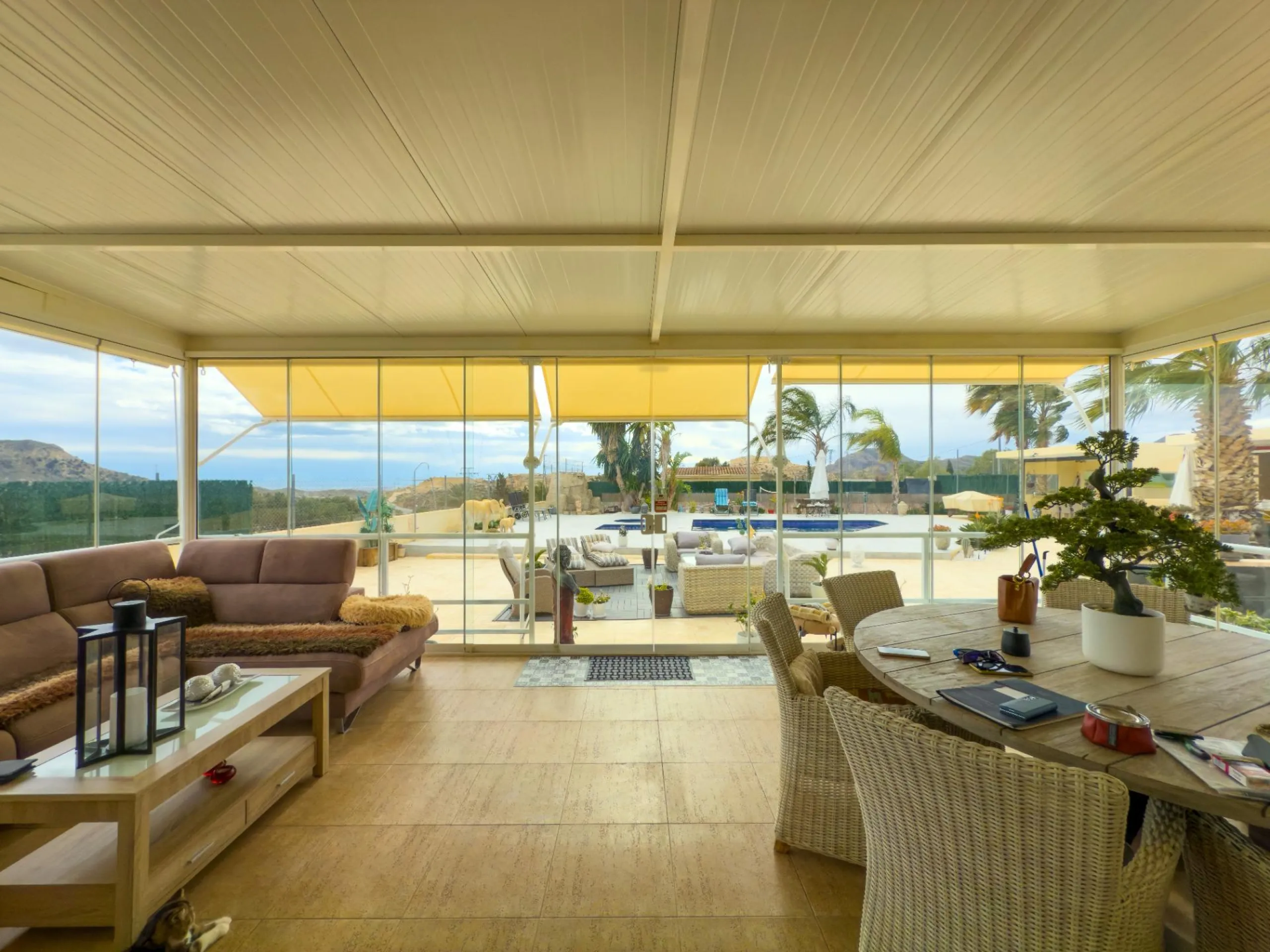 Spacious recently renovated villa with 3,600 m2 of plot and private pool