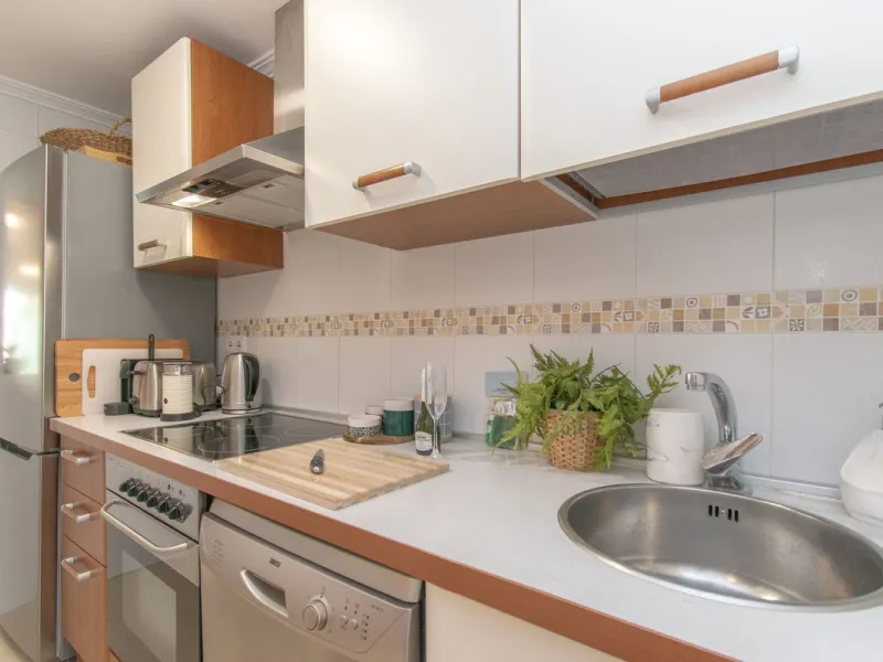 Entdecken Sie diese beeindruckende Maisonettewohnung zum Verkauf in der begehrten Gegend von Mijas Costa – eine Immobilie, die Komfort, Großzügigkeit und eine privilegierte Lage unweit des Meeres vereint