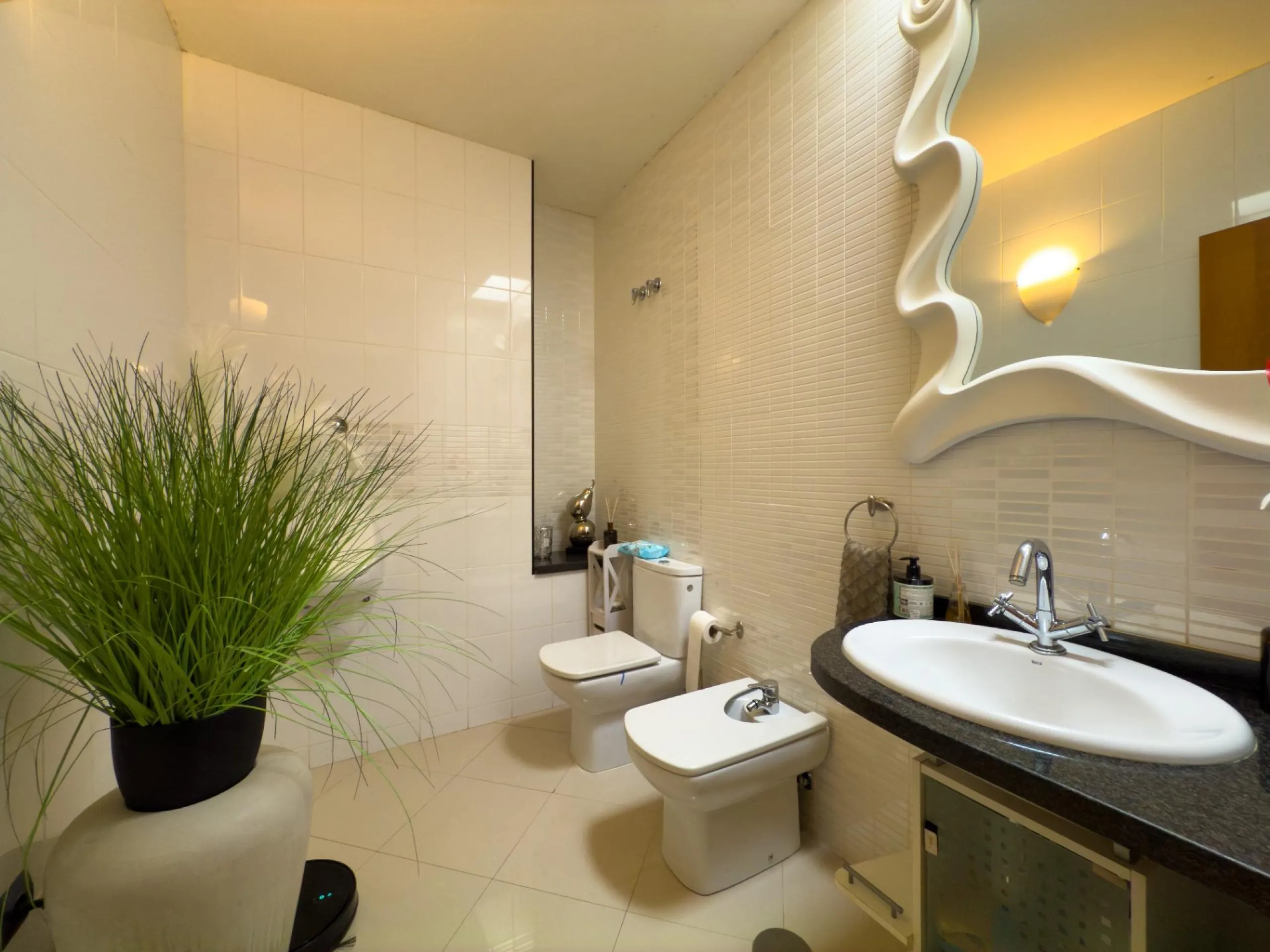 Spacious recently renovated villa with 3,600 m2 of plot and private pool