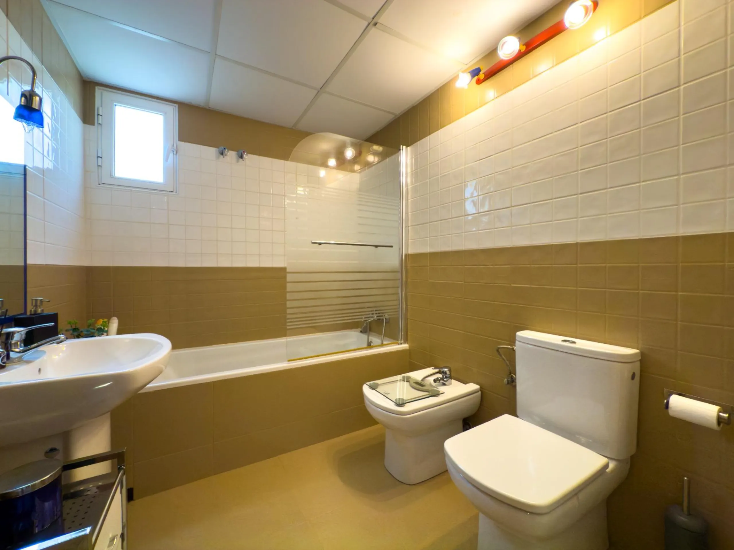 Spacious recently renovated villa with 3,600 m2 of plot and private pool
