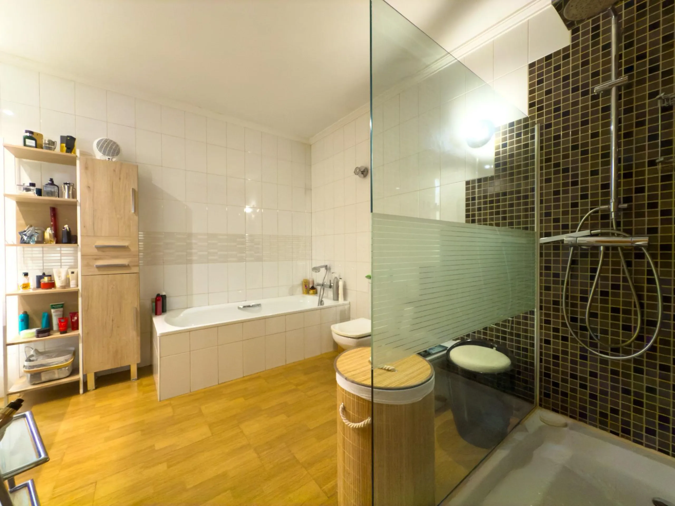 Spacious recently renovated villa with 3,600 m2 of plot and private pool
