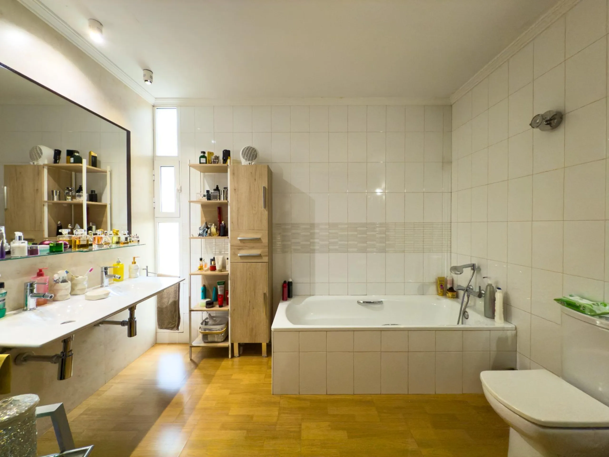 Spacious recently renovated villa with 3,600 m2 of plot and private pool