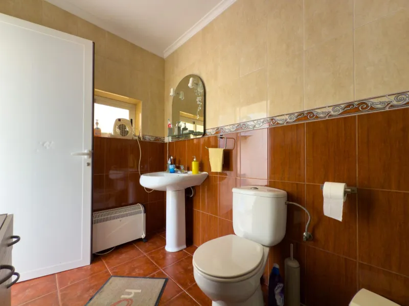 Spacious recently renovated villa with 3,600 m2 of plot and private pool