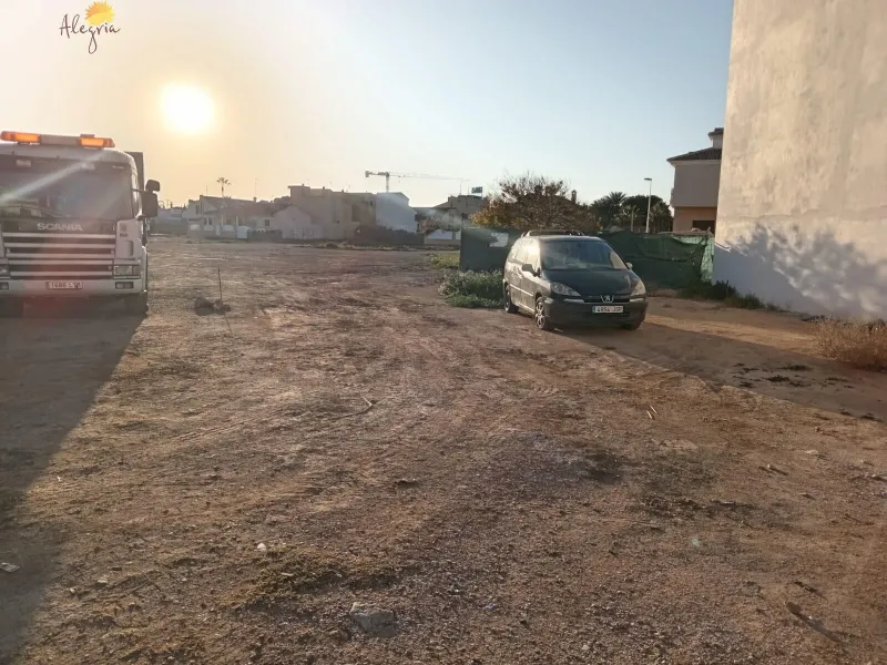 SOLAR IN SAN PEDRO DEL PINATAR: PRIVILEGED LOCATION 1 KM FROM THE SEA