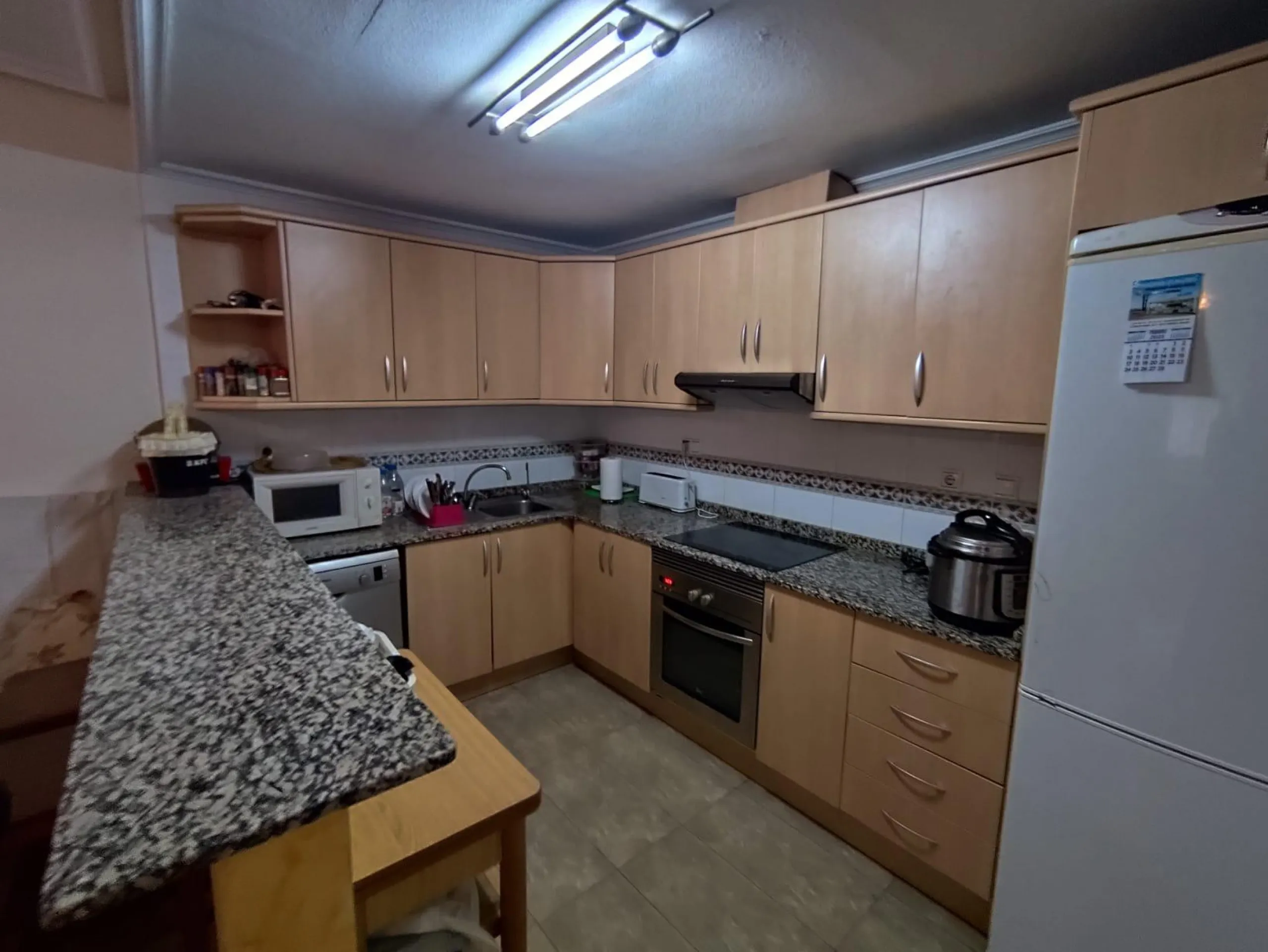 APARTAMENTO PLANTA BAJA A 150 METROS DE PLAYA. 4 DORM. 2 BAÑOS. 107 M2.