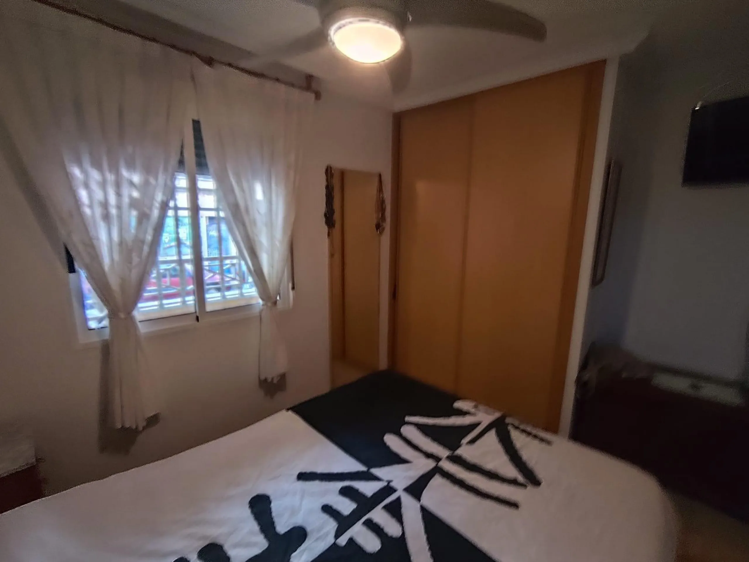 APARTAMENTO PLANTA BAJA A 150 METROS DE PLAYA. 4 DORM. 2 BAÑOS. 107 M2.