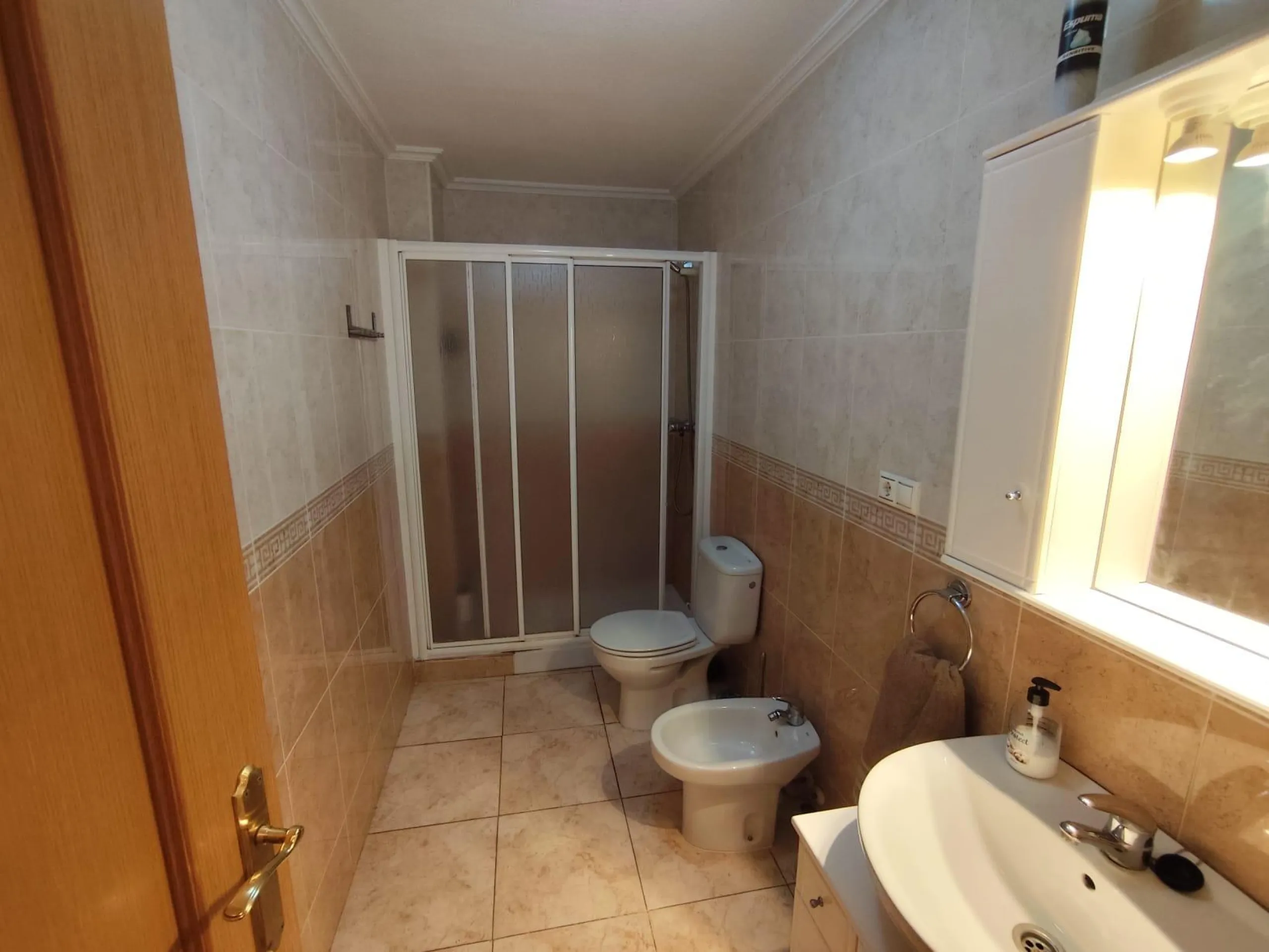 APARTAMENTO PLANTA BAJA A 150 METROS DE PLAYA. 4 DORM. 2 BAÑOS. 107 M2.