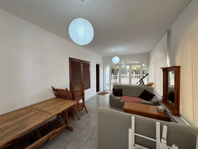 VILLA EN CABO ROIG A 800 METROS DE LA PLAYA CON PARCELA DE 890 M2. 3 DORM. 2 BAÑOS. PISCINA PRIVADA.