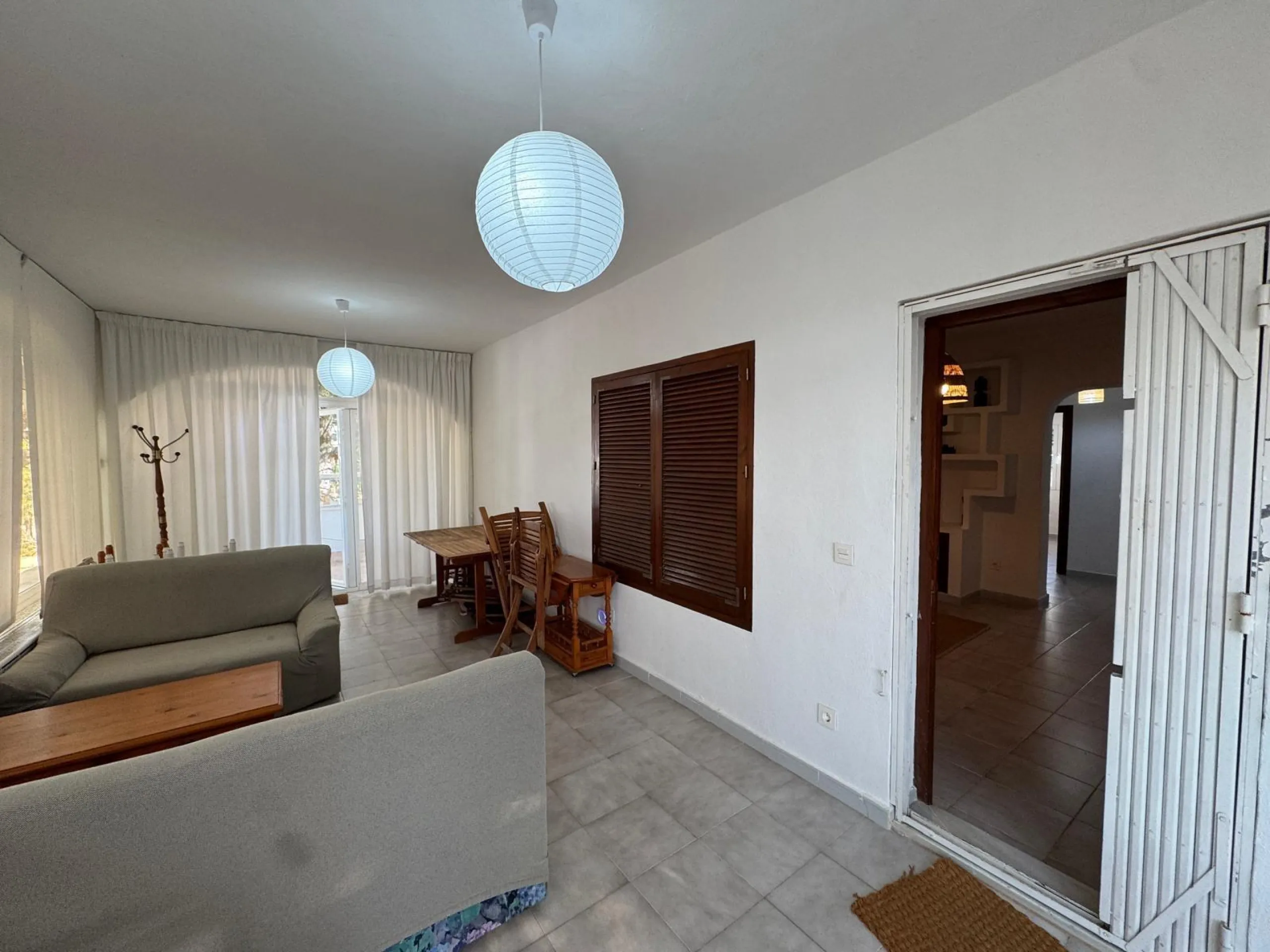VILLA EN CABO ROIG A 800 METROS DE LA PLAYA CON PARCELA DE 890 M2. 3 DORM. 2 BAÑOS. PISCINA PRIVADA.
