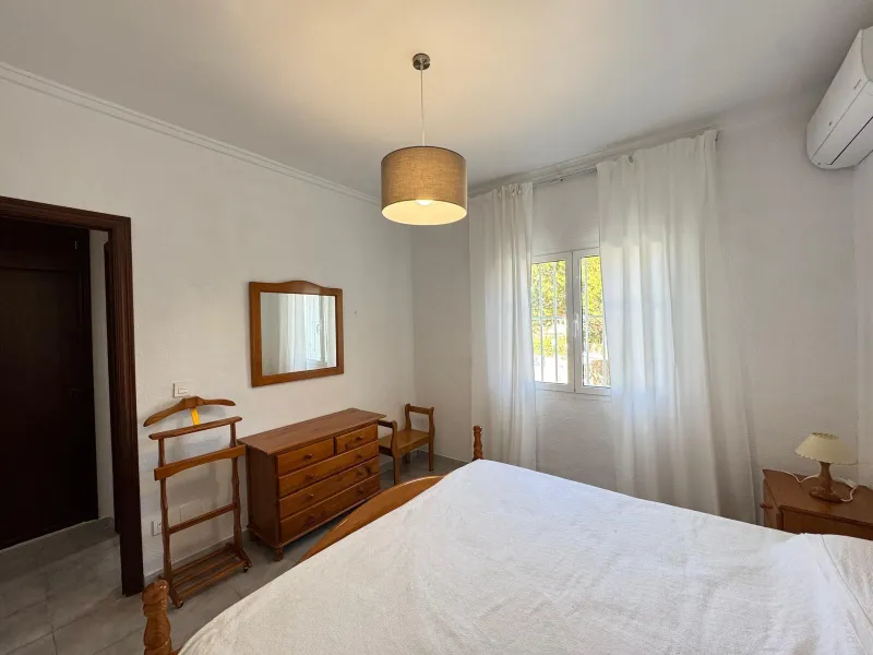 VILLA EN CABO ROIG A 800 METROS DE LA PLAYA CON PARCELA DE 890 M2. 3 DORM. 2 BAÑOS. PISCINA PRIVADA.