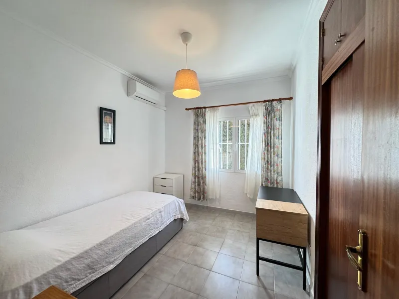 VILLA EN CABO ROIG A 800 METROS DE LA PLAYA CON PARCELA DE 890 M2. 3 DORM. 2 BAÑOS. PISCINA PRIVADA.