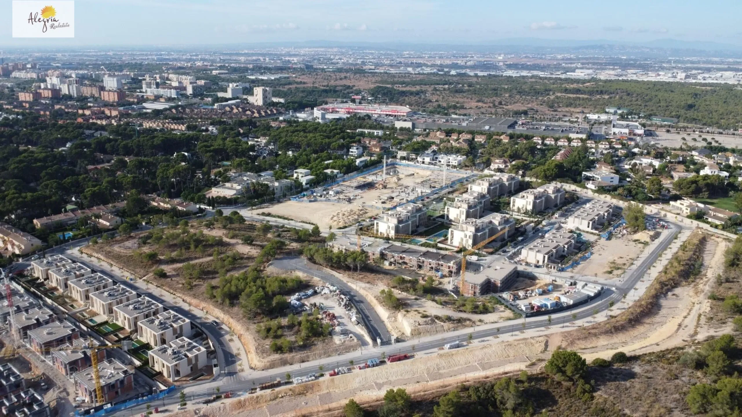 EXCLUSIVOS CHALETS ADOSADOS EN CAMPOLIVAR-GODELLA